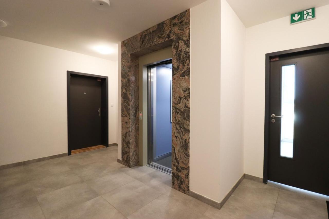 Mbv28 Apartments Poprad Eksteriør billede
